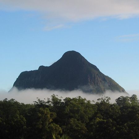 Glass On Glasshouse Glass House Mountains Luaran gambar