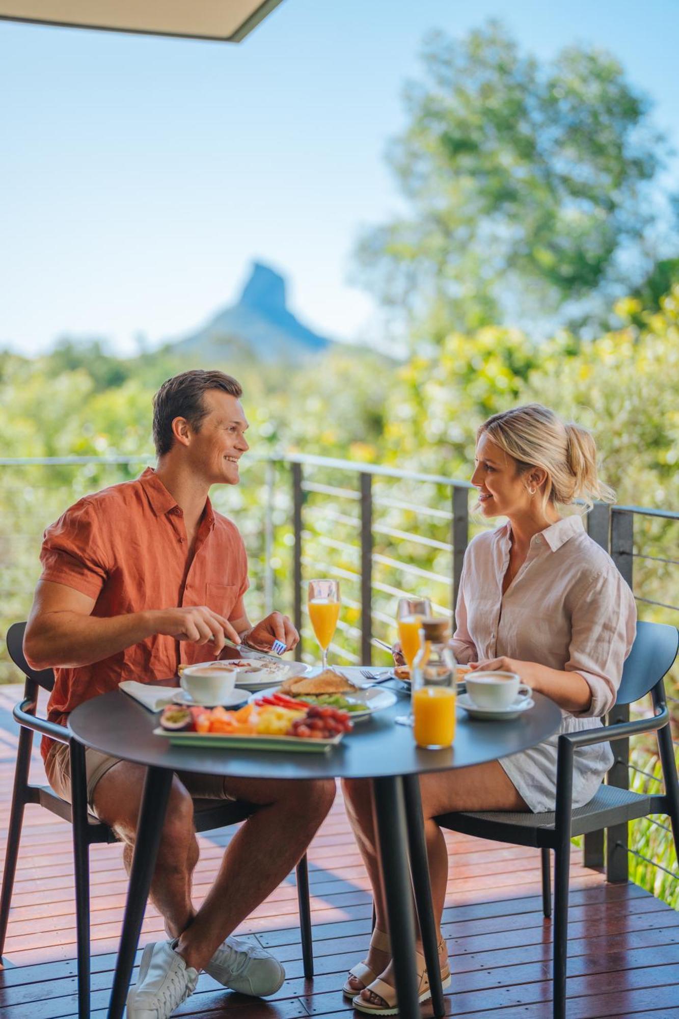 Glass On Glasshouse Glass House Mountains Luaran gambar