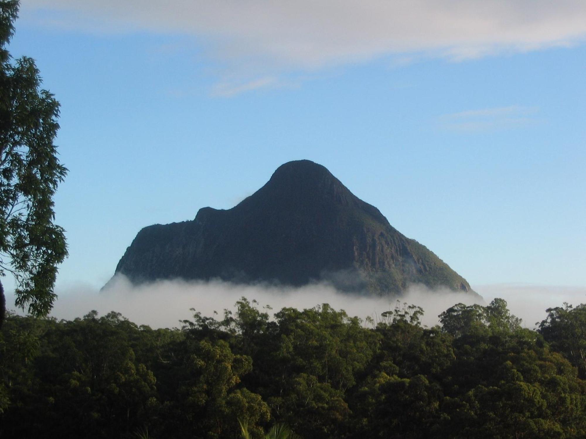 Glass On Glasshouse Glass House Mountains Luaran gambar