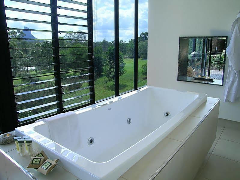 Glass On Glasshouse Glass House Mountains Luaran gambar